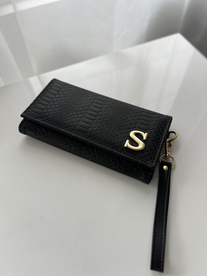 Cartera Muñequera en color negro de Hatha Bags